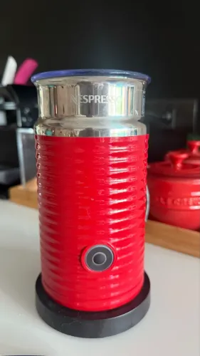 Espumador de Leite Aeroccino 3 Nespresso 110v - Vermelho