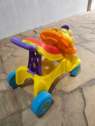 Andador Leão Fisher Price