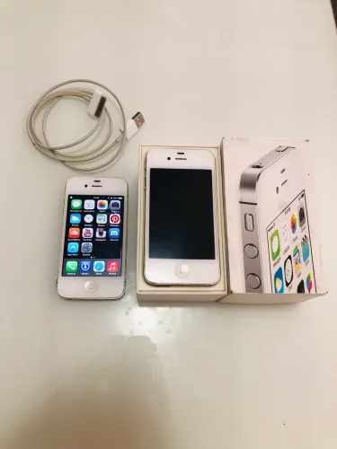 Iphone 4 e 4S + caixa e carregador original 