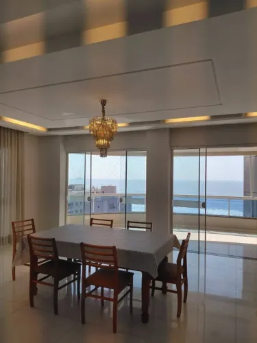 Apartamento 4 suítes, linda vista mar!