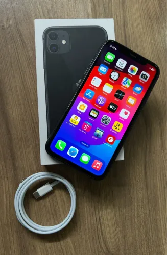 iPhone 11 128 gigas ,todo original ,nunca trocado nenhuma peça 