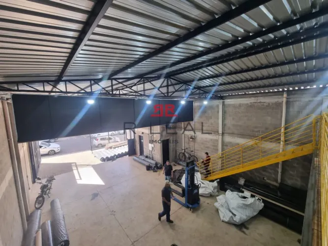 Barracão para venda com 300 m² em Vila Flores, Bauru - SP