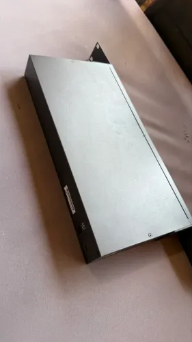 Switch HP V1410-24-2G - 24 Portas + 2 Gigabit - Funcionando Perfeitamente