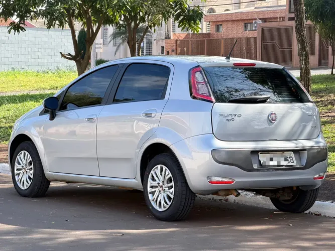 Fiat Punto Essence 1.6 Flex 16V 5P 2015