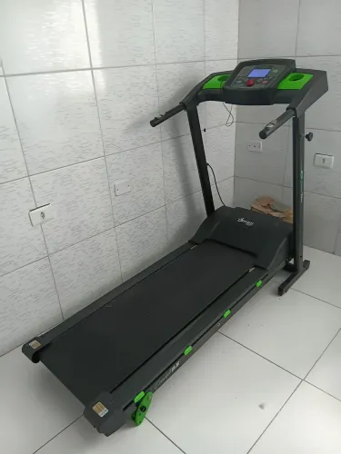 Esteira Eletrônica Dream Fitness Concept 2.5 Bivolt (equipamento pouquíssimo usado)