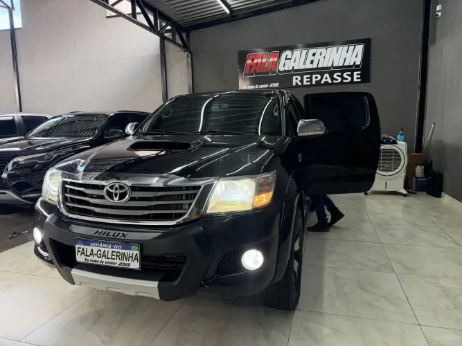 Toyota Hilux CD SRV D4-d 4X4 3.0 TDI Diesel AUT 2012