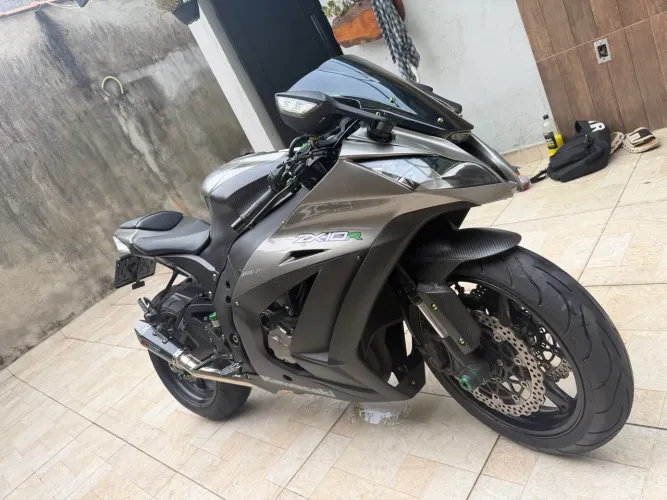 KAWASAKI ZX10R 