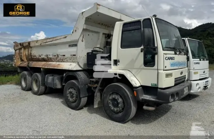 Caminhão Ford Cargo 2628 8x4 - Caçamba Bi-truck