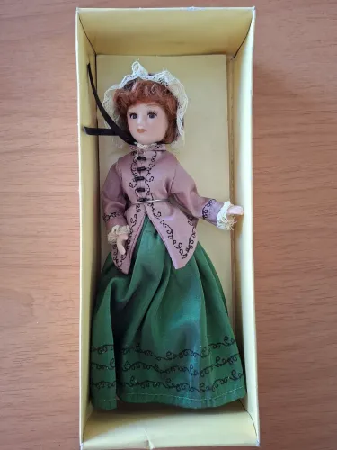 Boneca de porcelana COLECIONADOR
