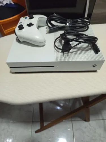 Vendo Xbox one s 1 terá