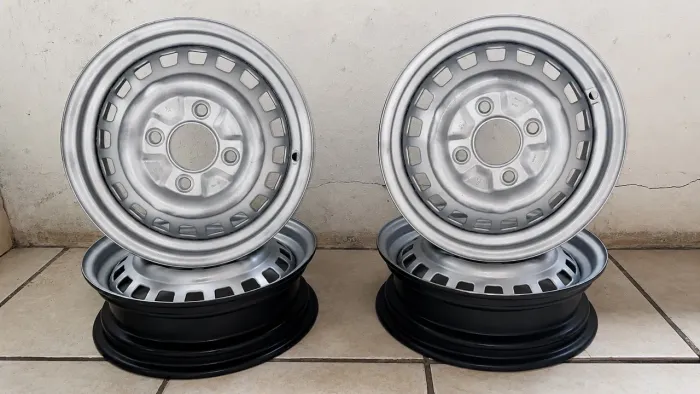 Rodas originais VW aro 15 tala 4,5 - Fusca / Brasília/ Variant / TL