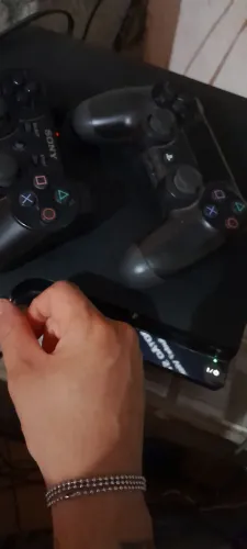Com loja de jogos. PS3 CFW DESTRAVADO SEMI NOVO. HD 500G e diversão.