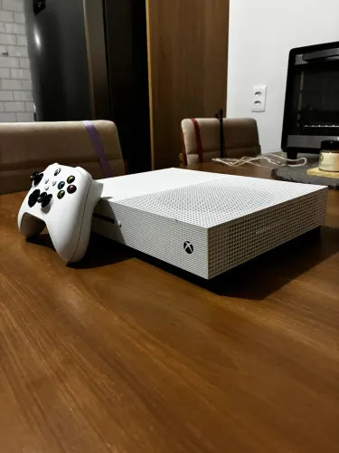 Xbox One S 1TB - Excelente estado | Pronto para usar!