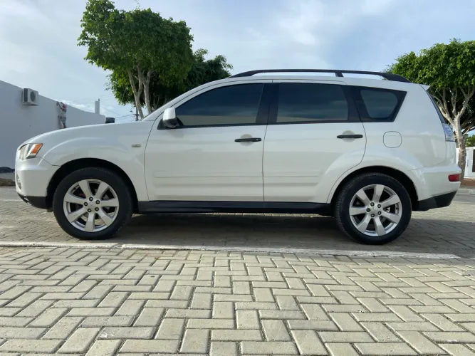 Mitsubishi Outlander 2.0 16V 160cv Aut. 2012