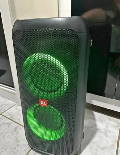 Vendo jbl party box 100 zera sem marca de uso