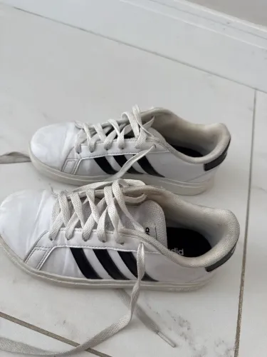 Tênis adidas feminino