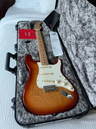 Guitarra Fender Americana Stratocaster Professional Sunbusrt