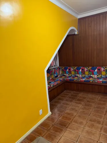 Sala varanda, 2 quartos, wc, área serviço sem condomínio