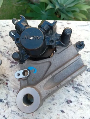 Pinça Traseira Freio XRE 300 Bico M / Sahara 300 / CB 300F Twister / CB 250F / Tornado 300