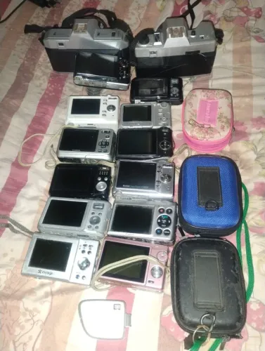 LOTE : CAMERAS NO ESTADO E PRA DECORAÇÃO E OU RETIRADA DE PEÇAS