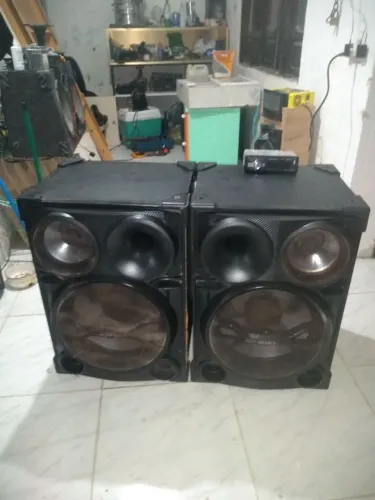 Só os Caixas Sony sh2000 usado, sem a central 