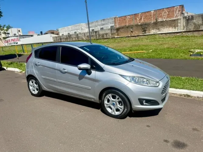 Ford Fiesta 1.6 16V Flex Aut. 5P 2014