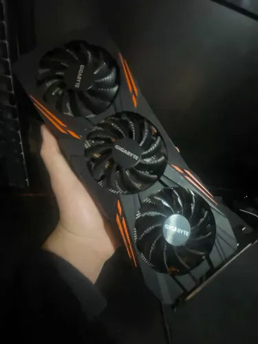 Placa de Vídeo Gigabyte GTX 1080 G1 Gaming 8GB - Conservada + Caixa