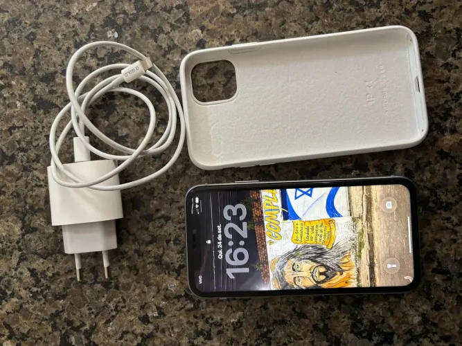 iPhone 11