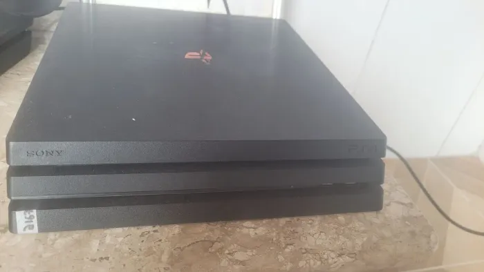 Ps4 pro manutenção feita tudo funcionando 