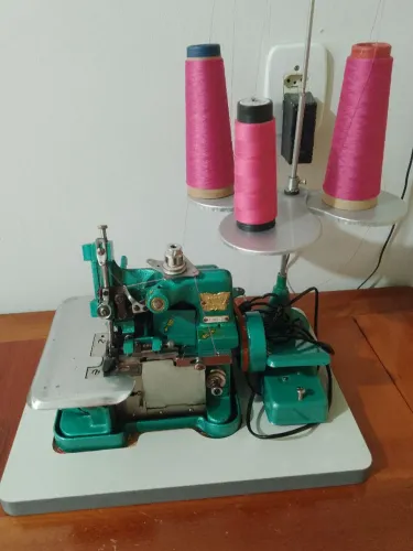 Overlock semi nova