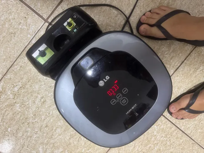 Robô aspirador LG Hombot