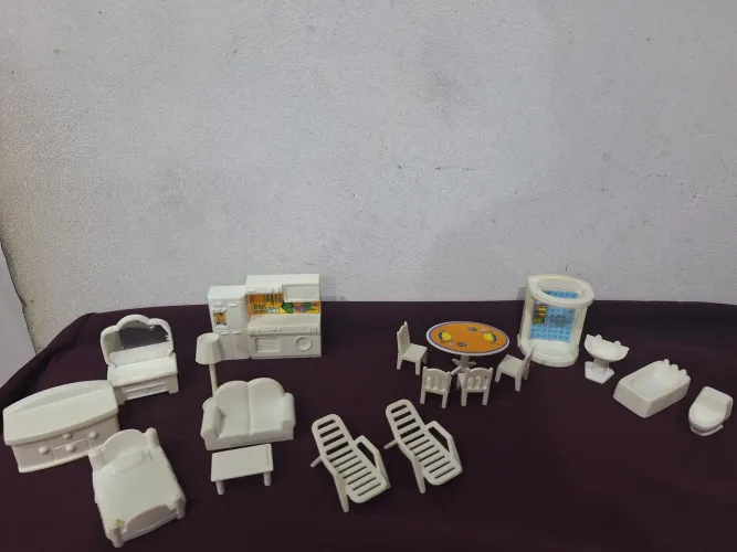 Lote de moveis de mini boneca antigos vintage