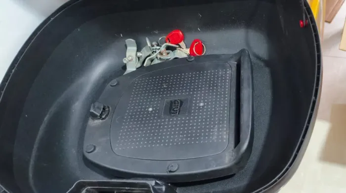 Baú Givi E33 Monolock 33L