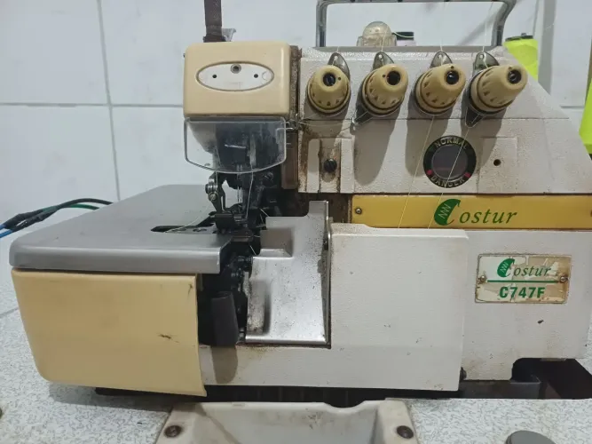 Máquina de costura