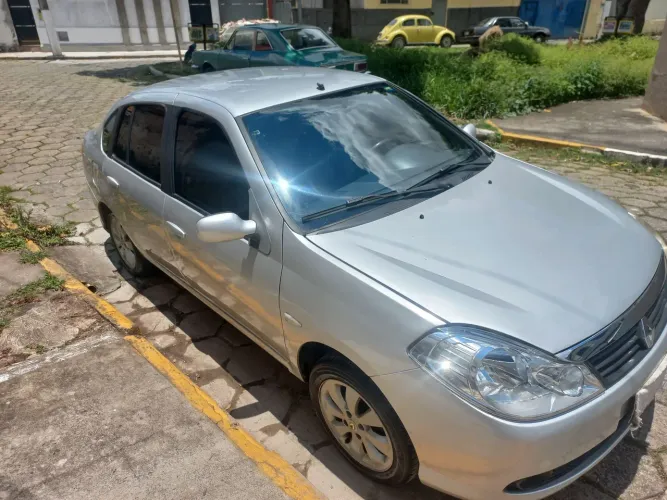 Renault Symbol Privilège Hi-flex 1.6 16V 4P 2010