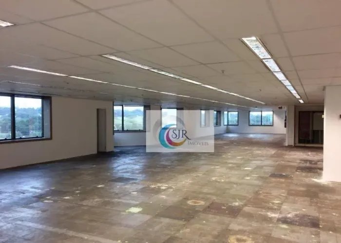 Conjunto Comercial com 517 m² de área útil, 18 vagas de garagem. Vila lobos.