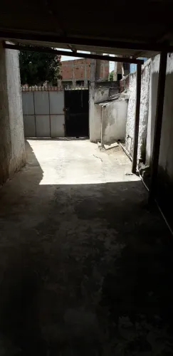 Vende-se duas casa meia água