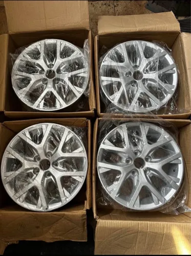 VENDO JOGO DE RODA ARO 15 ORIGINAL VOLKSWAGEN 5 FUROS