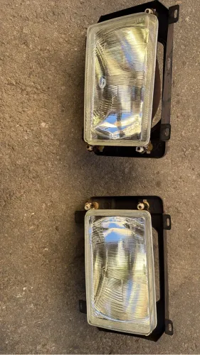 Vende-se par farol 8-140 cibie original