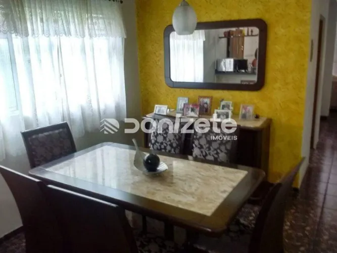 Sobrado Residencial 3 Suítes à venda em Santo André (Parque Gerassi) | 215 m², churrasquei