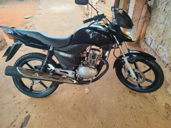 Titan 150