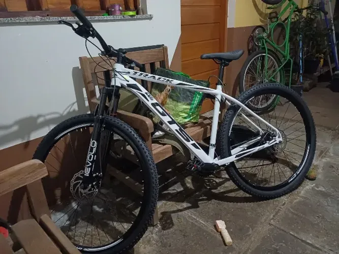 Bicicleta GTS M5 PRO Track aro 29 ZERO, sem detalhes e nem uso