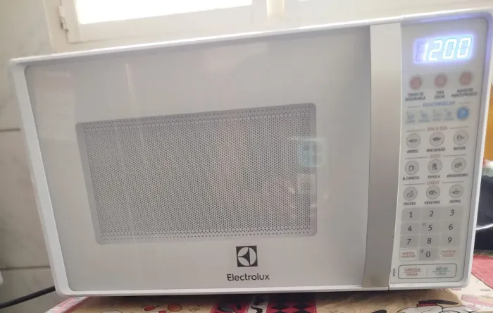 Microondas Eletrolux 20 litros