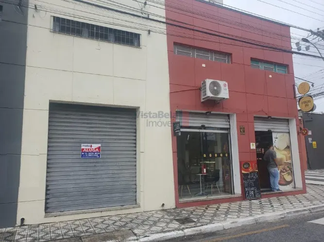 Ponto comercial para locação com banheiro, próximo a Havan e a Praça Monsenhor Silva Barro