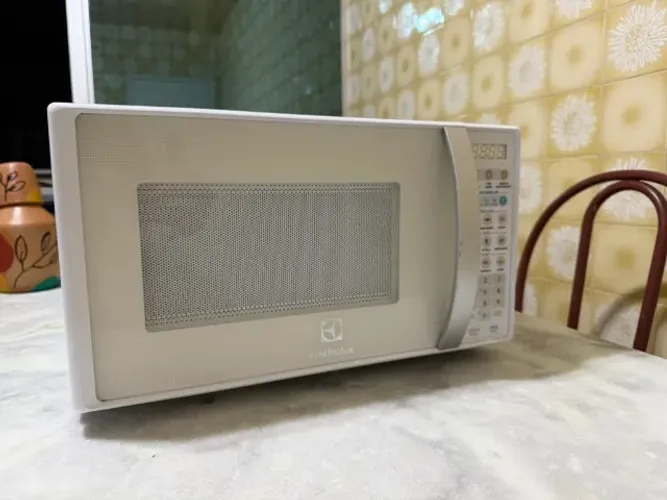 Microondas Electrolux | MTO30, 20L [COM DEFEITO]