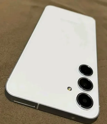 Vendo Galaxy A55 semi novo, leves marcas  valor baixo para sair logode uso