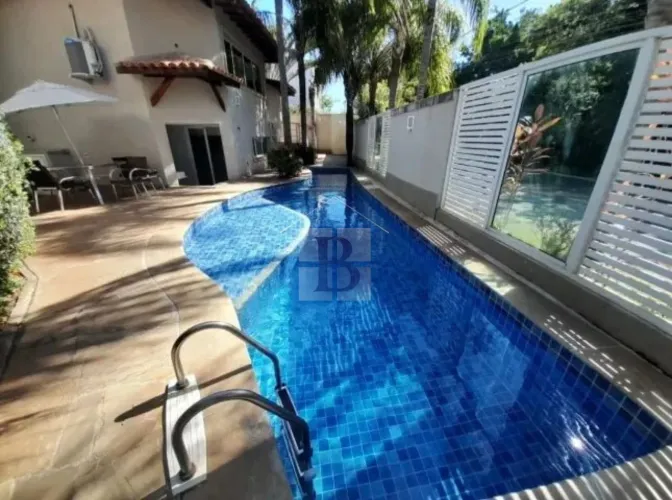 Casa de luxo em condomínio à venda em Camboinhas, Niterói-RJ: 3 quartos, 2 suítes, 2 salas