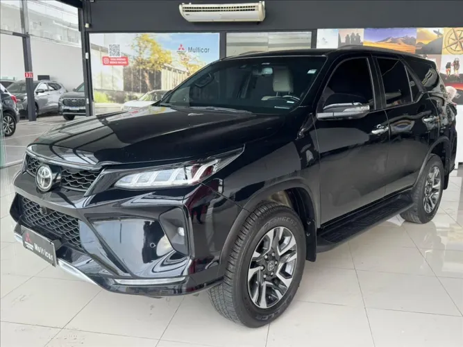 Toyota Hilux SW4 Diamond 2.8 TB 4X4 Die. Aut. 2023