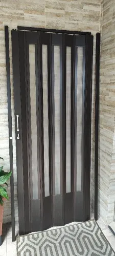 Porta sanfonada translúcida 70 cm BCF