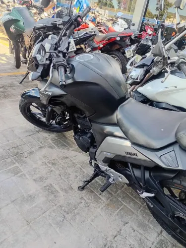 Fz 25 semi nova